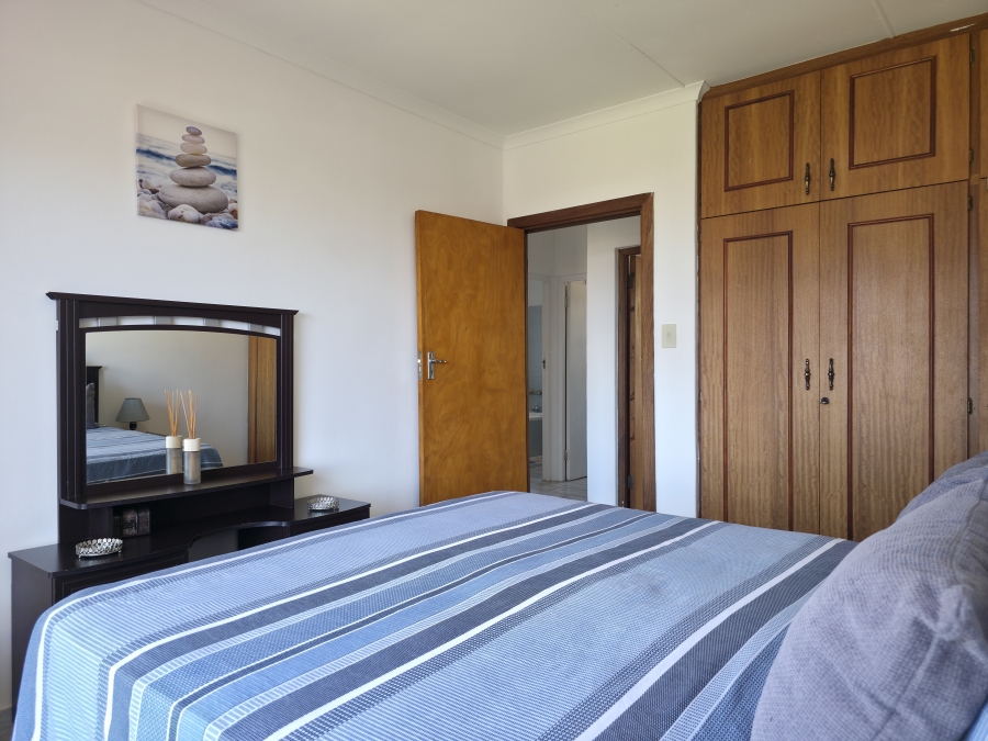 4 Bedroom Property for Sale in Wavecrest Eastern Cape